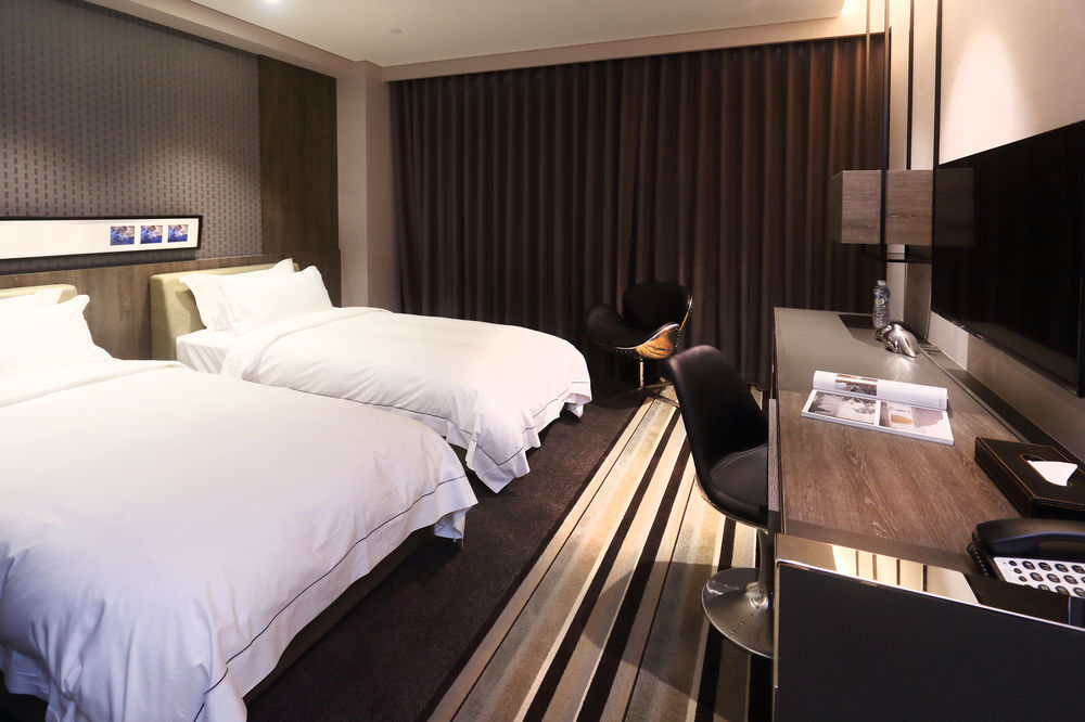 Starhaus Hotel Kaohsiung Buitenkant foto